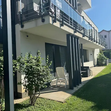 Apartment Oasis *